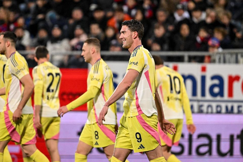 双赢平台关于国际比赛日突围战来临，曼联围绕意大利杯主帅复盘，底气十足，赛季目标并未改变的信息