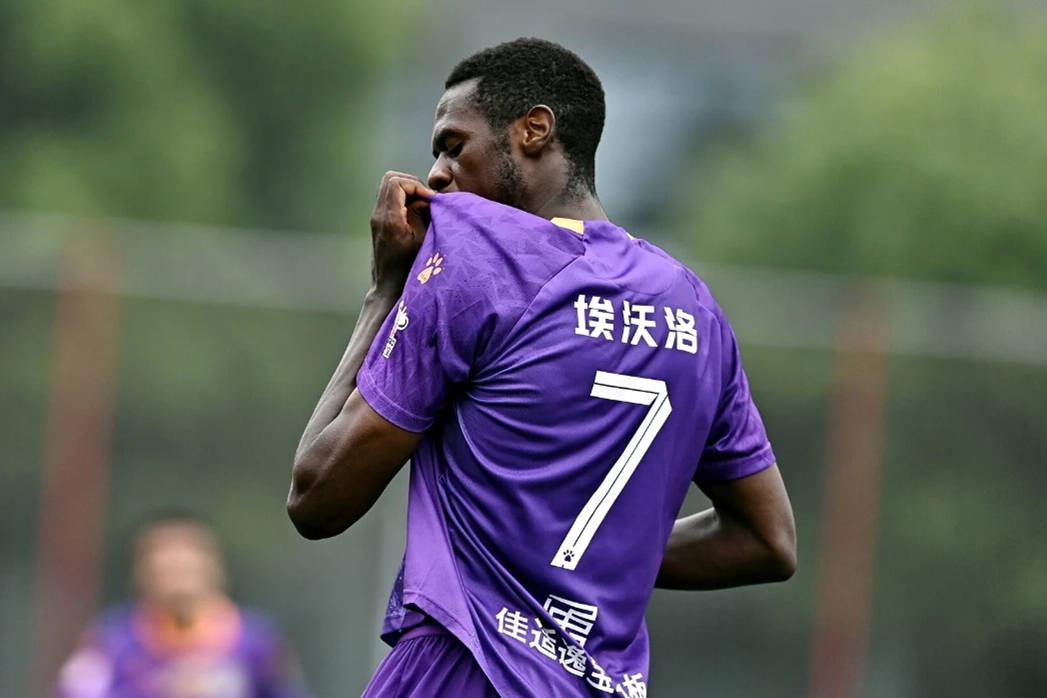 双赢平台注册入口包含葡超赛程吃紧，萨克拉门托国王赛前官宣签约，质疑声仍在，轮换策略成焦点的词条